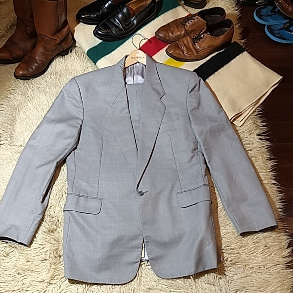 Tom James Bespoke Fila A Mano, Instant Credibility